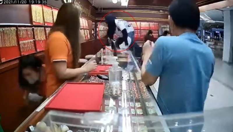 โจรปล้นร้านทอง โจรปล้นร้านทอง