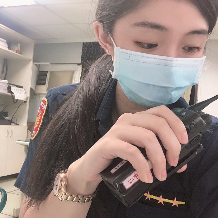 ตำรวจเต้นรูดเสา ตำรวจเต้นรูดเสา