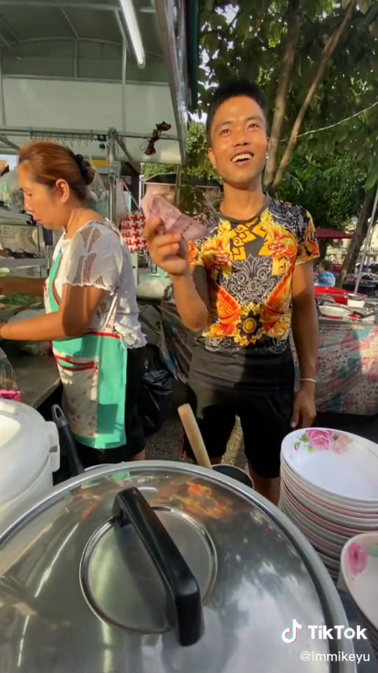 นักท่องเที่ยวแกล้งเงินไม่พอ นักท่องเที่ยวแกล้งเงินไม่พอ