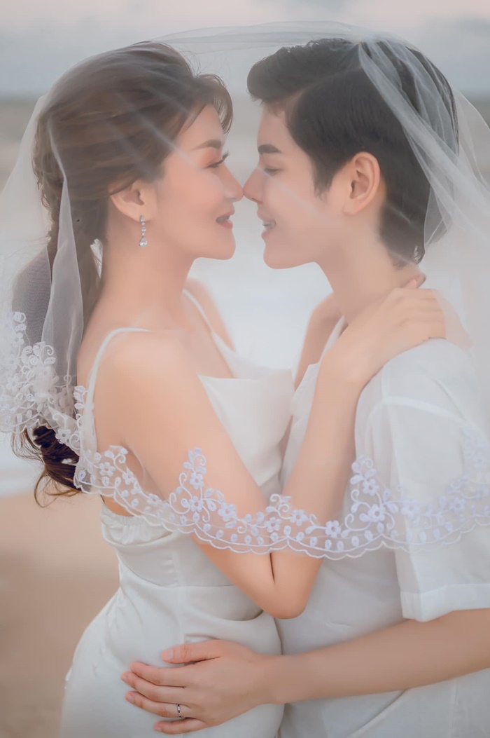 คู่รักหญิงรักหญิง คู่รักหญิงรักหญิง