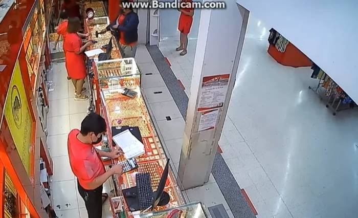 ปล้นร้านทอง ปล้นร้านทอง