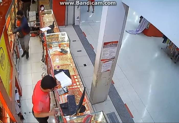 ปล้นร้านทอง ปล้นร้านทอง