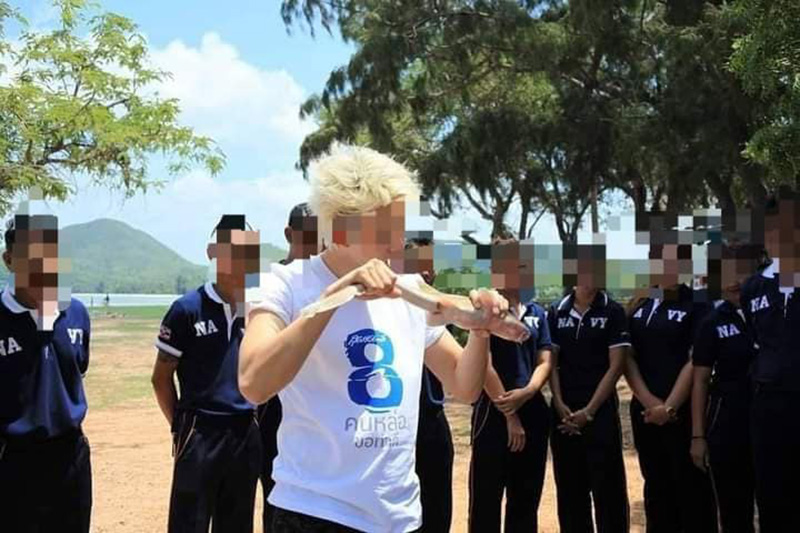 ฉะเละ ! CSR สุดพัง เอาปะการังจากทะเลมาหัก ฉะเละ ! CSR สุดพัง เอาปะการังจากทะเลมาหัก