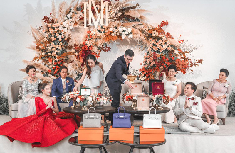 งานแต่งสุดปัง สินสอดเป็นกระเป๋า Hermes งานแต่งสุดปัง สินสอดเป็นกระเป๋า Hermes