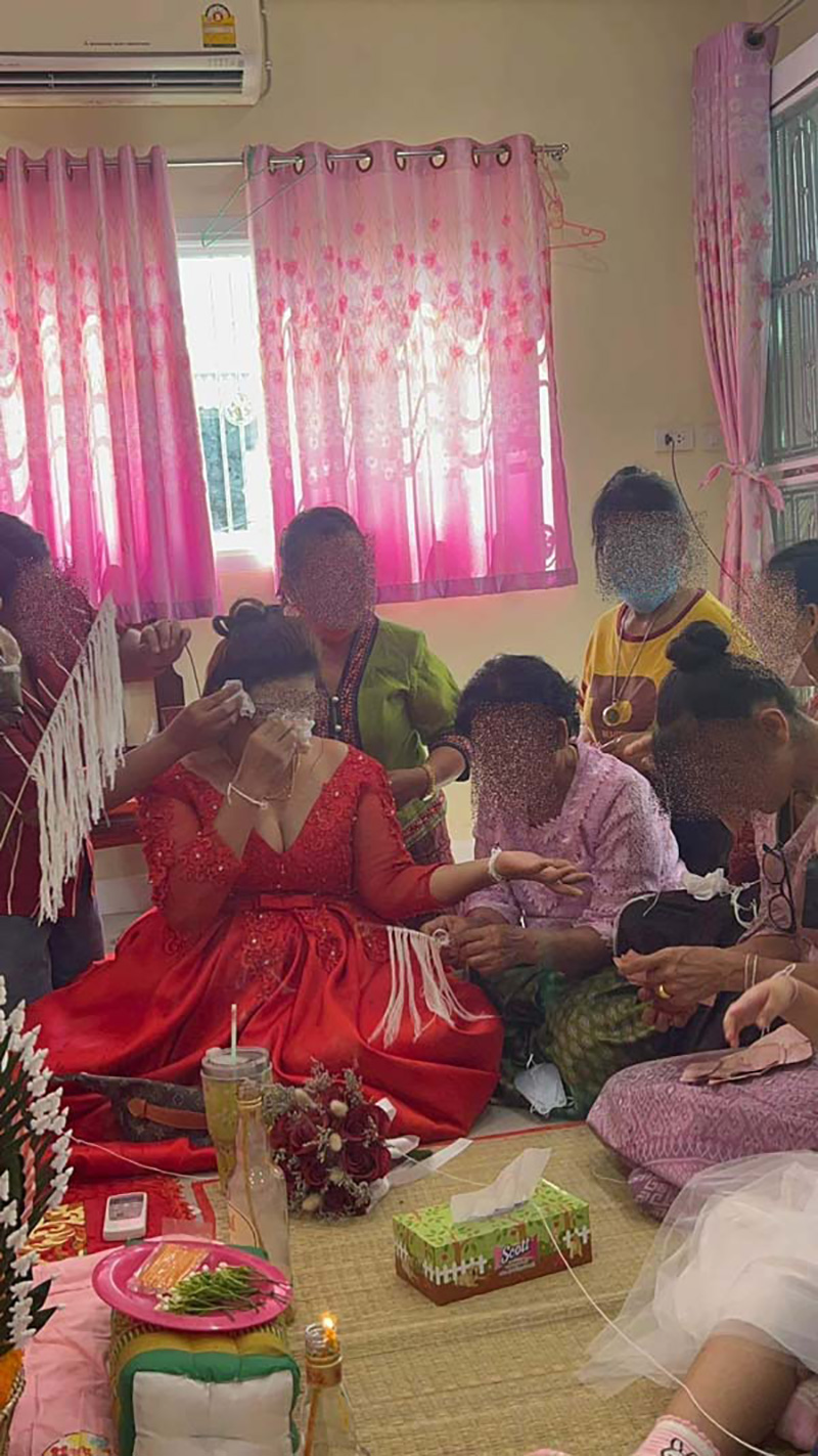 พ่อแม่เจ้าบ่าว แฉสลิปโอนเงิน 90 ครั้งร่วม 7 หมื่น พ่อแม่เจ้าบ่าว แฉสลิปโอนเงิน 90 ครั้งร่วม 7 หมื่น
