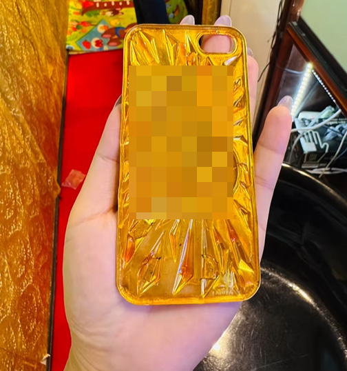 เคสโทรศัพท์ทองคำ