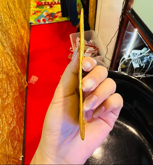 เคสโทรศัพท์ทองคำ