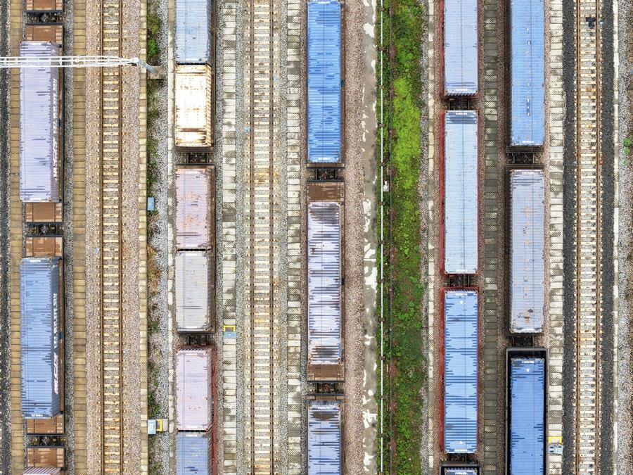 เปิดภาพรถไฟจีน-ลาว ต่อคิวขนส่งยาวสุดสายตา เปิดภาพรถไฟจีน-ลาว ต่อคิวขนส่งยาวสุดสายตา