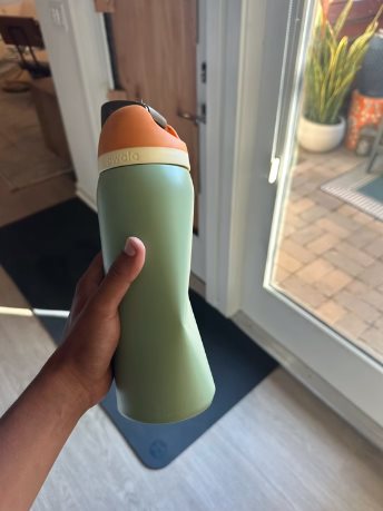 ขวดน้ำเก็บความเย็นช่วยชีวิต