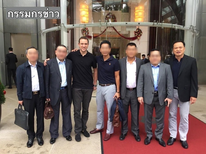 อนุทิน เอกนิติ แจงชัดดราม่าภาพร่วมเฟรมกับ เบน สมิธ ยันเป็นภาพเก่า อนุทิน เอกนิติ แจงชัดดราม่าภาพร่วมเฟรมกับ เบน สมิธ ยันเป็นภาพเก่า