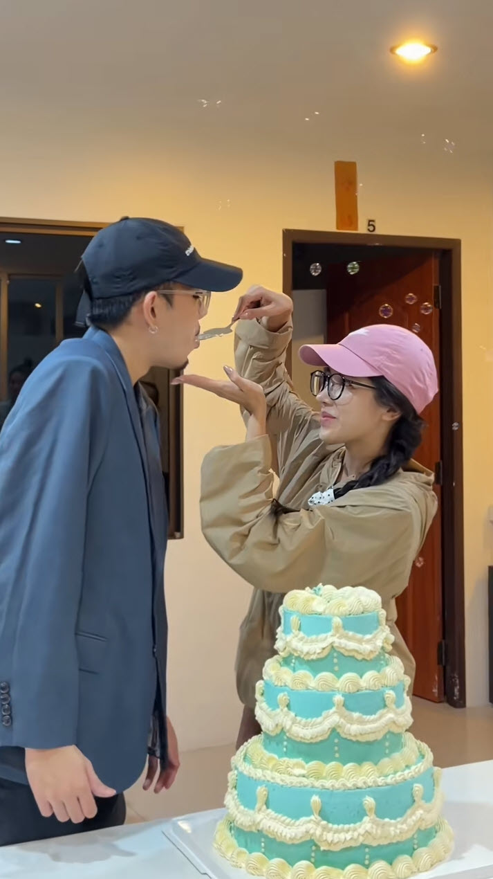 จากวันวิวาห์เปลี่ยนเป็นวันขนของหนีน้ำ