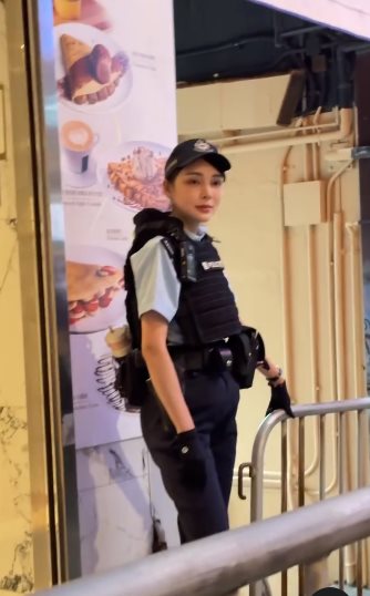 ตำรวจสาวหุ่นนางฟ้าราวนางแบบ