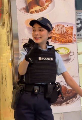 ตำรวจสาวหุ่นนางฟ้าราวนางแบบ