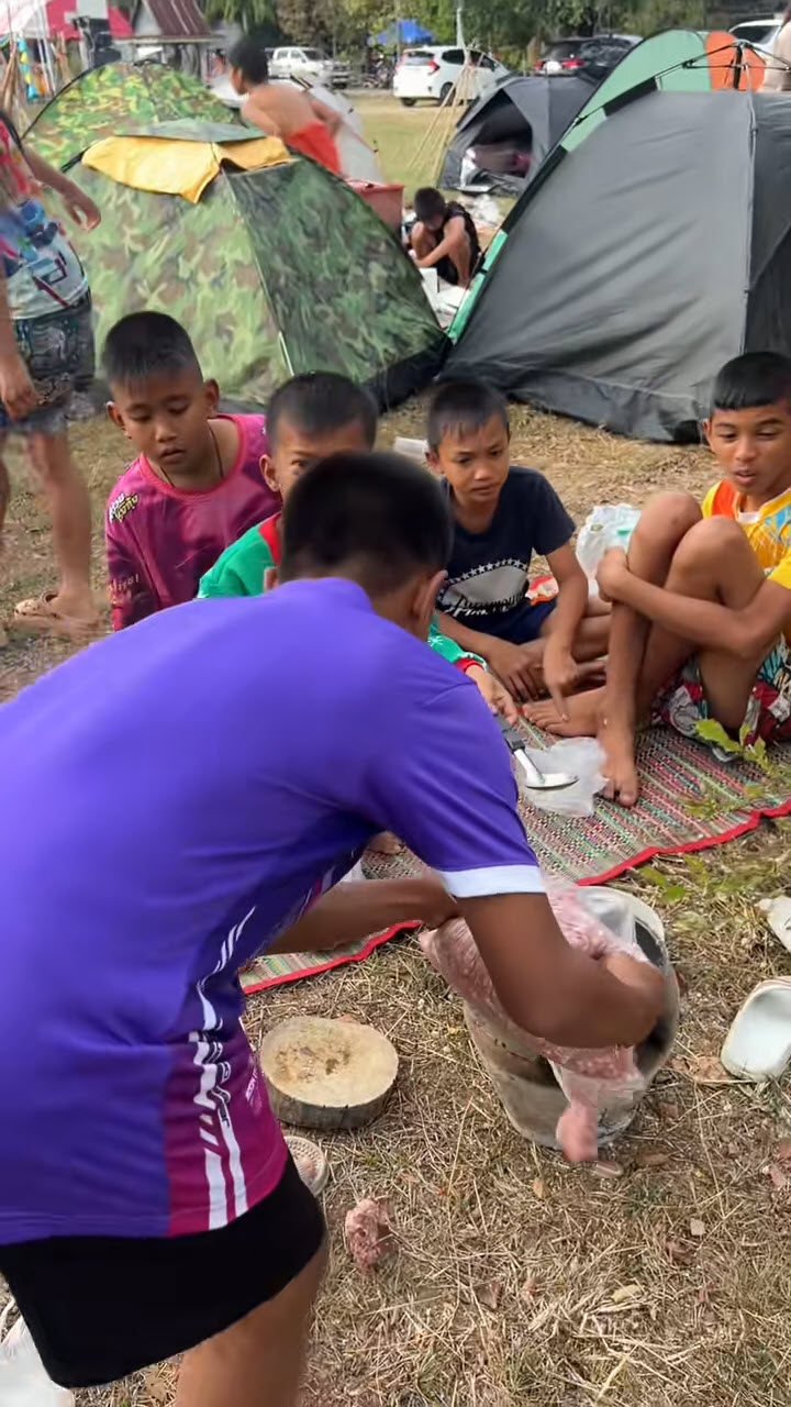 ไวรัลเด็กทำอาหารในค่ายลูกเสือ