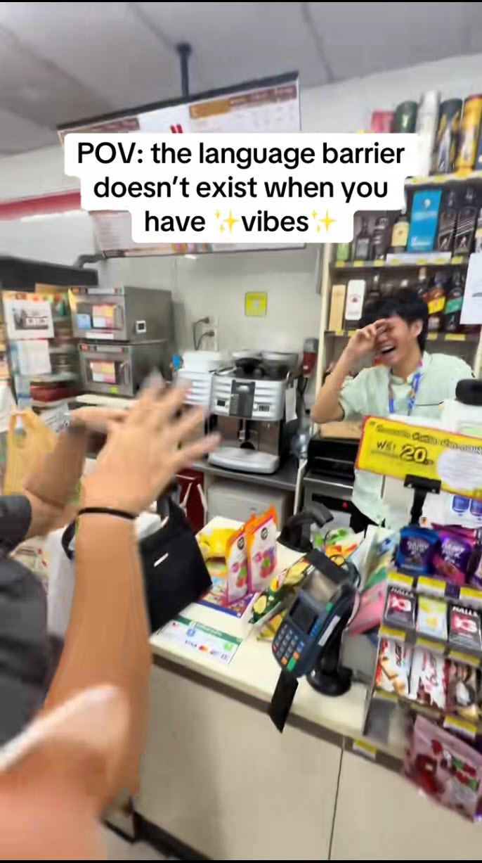 นักท่องเที่ยวต่างชาติเข้าเซเว่นไทย