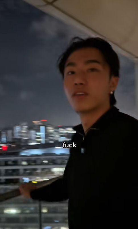 เศรษฐีแจกเงินคนงานก่อสร้าง