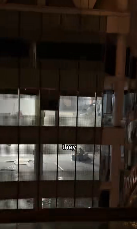 เศรษฐีแจกเงินคนงานก่อสร้าง