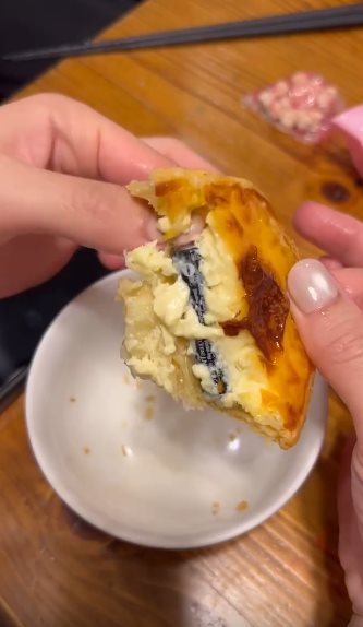 ทาร์ตไข่ร้านดังในไต้หวัน เจอถ่าน AAA ทั้งก้อน