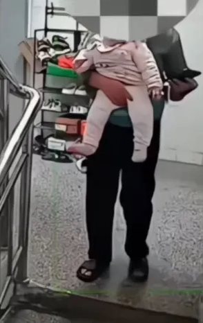 พี่เลี้ยงติดจอ พี่เลี้ยงติดจอ