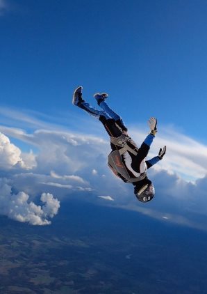 ปีแยร์ โวลนิค โหม่งพสุธาดับ