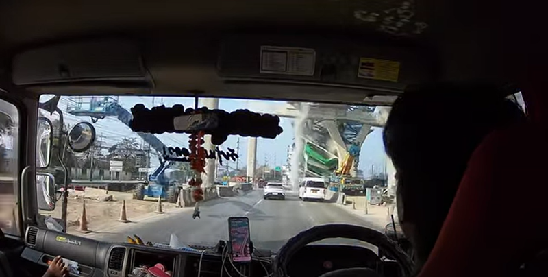 เครนถล่มพระราม 2