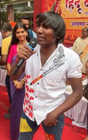 สุราช ชาเวน จัสติน บีเบอร์ สาขาอินเดีย