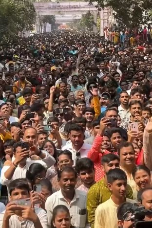 สุราช ชาเวน จัสติน บีเบอร์ สาขาอินเดีย