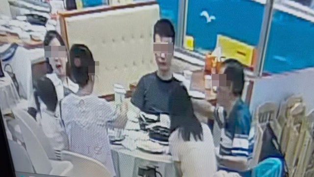 ร้านสุดทน ลูกค้ากินราคาเกือบครึ่งหมื่น ก่อนชักดาบต่อหน้าเด็ก