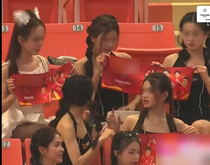 ซีเกมส์ ครั้งที่ 33 ปล่อยกองเชียร์สาวเย้ยกฎหมายกลางไลฟ์