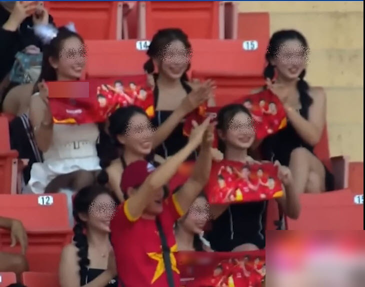 ซีเกมส์ ครั้งที่ 33 ปล่อยกองเชียร์สาวเย้ยกฎหมายกลางไลฟ์