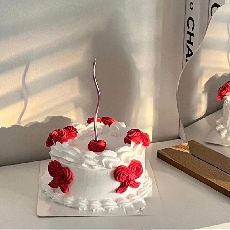 สั่งเค้กมาส่ง งงครอบพลาสติก-บีบครีมข้างนอก ร้านชี้แบบนี้ปกติ