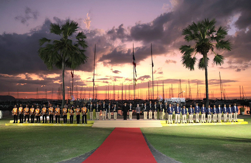 ในหลวง ราชินี