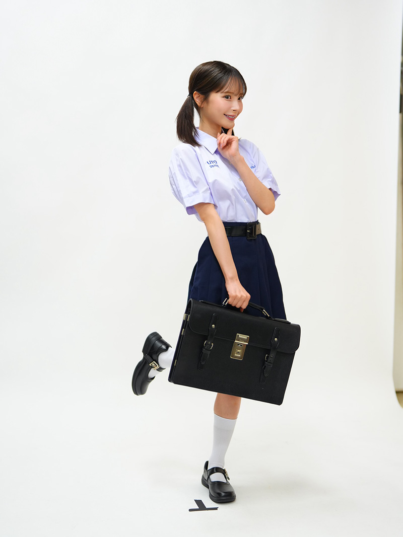 น้องคะน้า Kana Momonogi ดารา AV ในชุดนักเรียนไทย