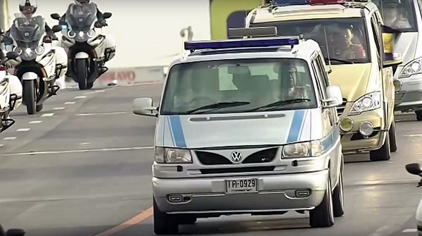 รถพระที่นั่ง เจมส์บอนด์ พิธีเคลื่อนพระบรมศพ