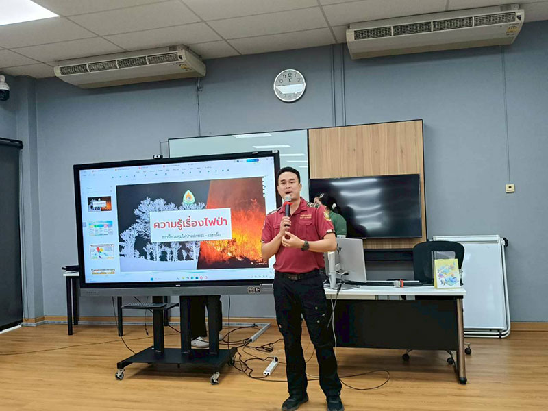 วรุณ จันทร์สว่าง