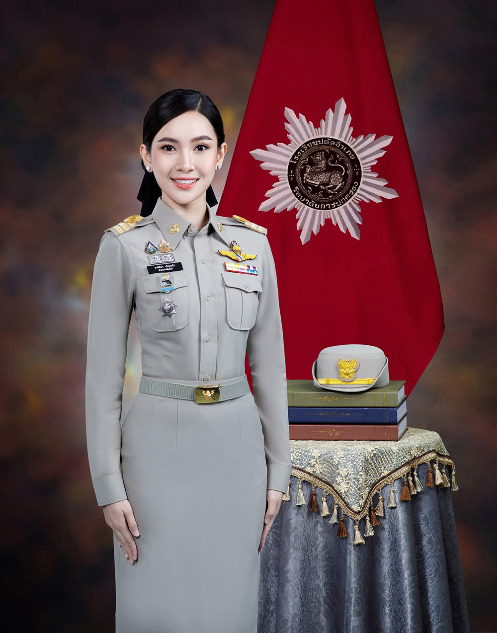 ผู้กองแคท ร.ต.อ.หญิง อาทิติยา เบ็ญจะปัก