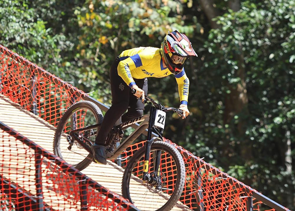 เบส เมธาสิทธิ์ บุญเสน่ห์ เบส เมธาสิทธิ์ บุญเสน่ห์