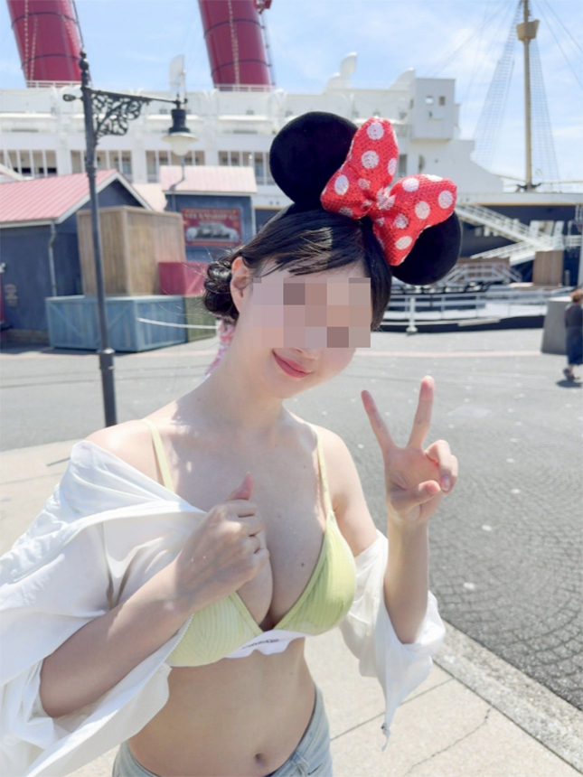 สาวญี่ปุ่นลงภาพเซ็กซี่ ในสวนสนุก สาวญี่ปุ่นลงภาพเซ็กซี่ ในสวนสนุก