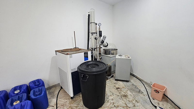 บุกบ้านหรูจีนเทา เจอแท่นผลิตสารเคมี