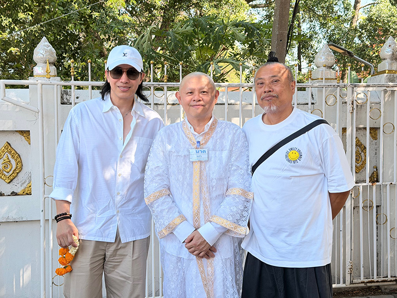 ทนายแก้ว นุ่งชุดขาว เข้าพิธีอุปสมบท