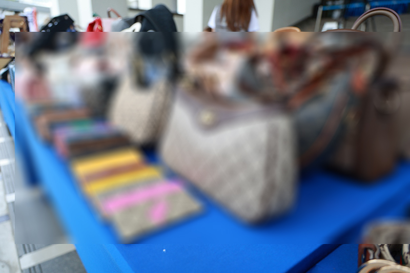 จับสินค้าละเมิดลิขสิทธิ์