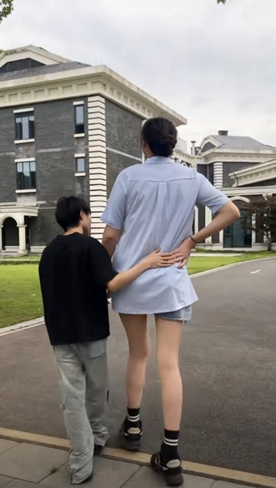 สาวร่างยักษ์สูง 220 ซม. ตั้งท้องหนุ่มต่างไซซ์ เจอดราม่า ท้องได้จริงเหรอ