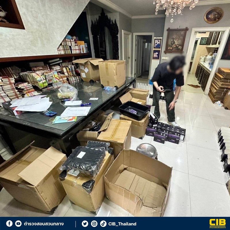 บุกจับทุนจีน ลักลอบเก็บบุหรี่ไฟฟ้ากลางกรุงฯ ส่องอุปกรณ์ผลิตน้ำยา มันคือสารอะไร