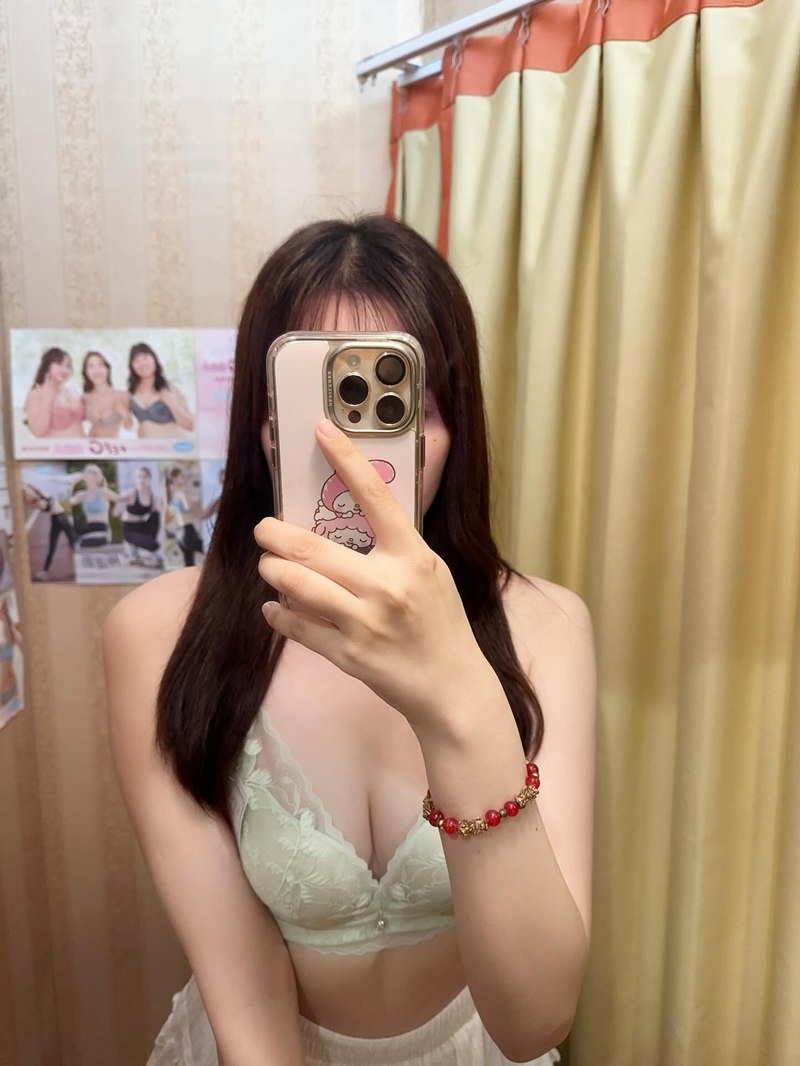 สาวโพสต์ภาพ X-Ray เต้านม ทำคนหลุดโฟกัส กลายเป็นประเด็นร้อน สาวโพสต์ภาพ X-Ray เต้านม ทำคนหลุดโฟกัส กลายเป็นประเด็นร้อน