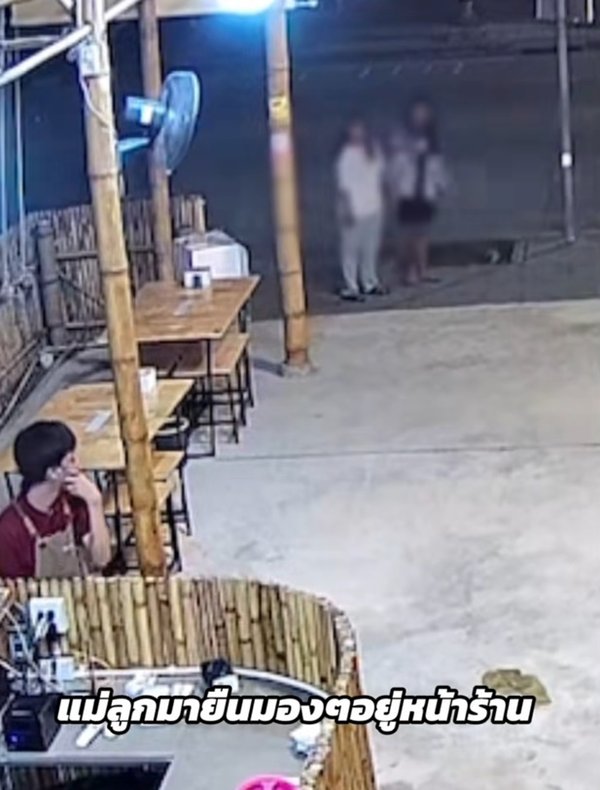 แม่ลูกขอล้างจานแลกข้าว ร้านใจดีให้เลย ดูวงจรปิดเจอทำแบบนี้ใส่