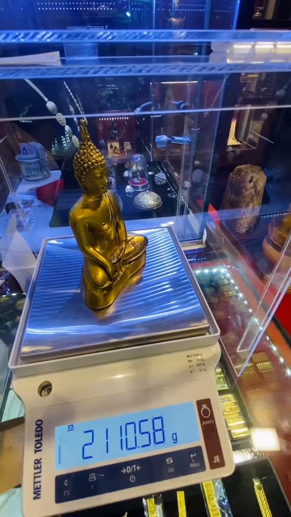 ตรวจสอบพระพุทธรูปทอง