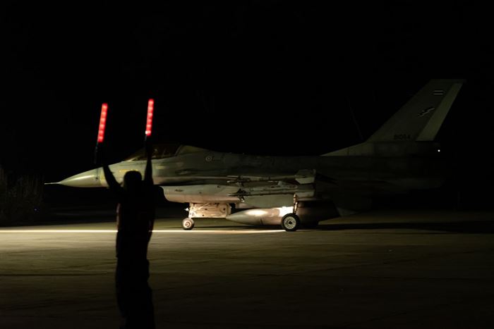 F-16 