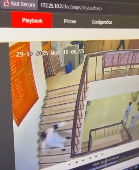 อัยการตกบันได