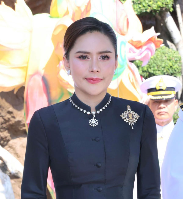 ท่านผู้หญิงอรอนงค์