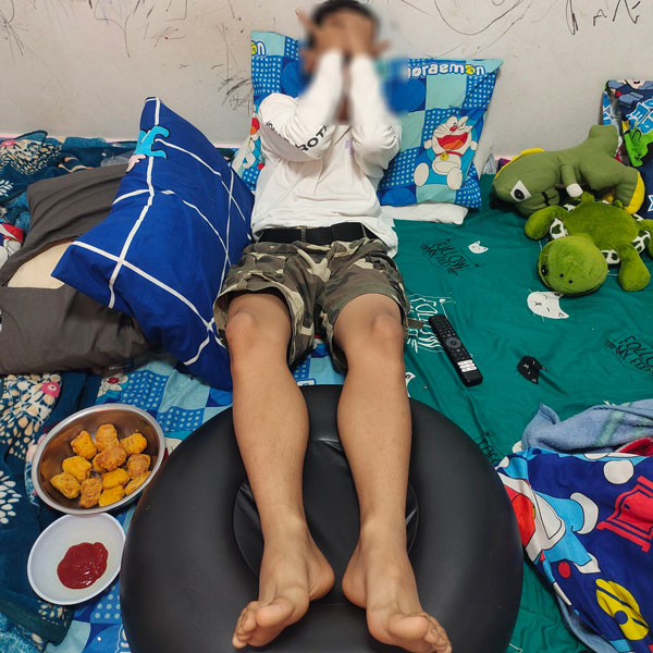 ครูลงโทษเด็ก